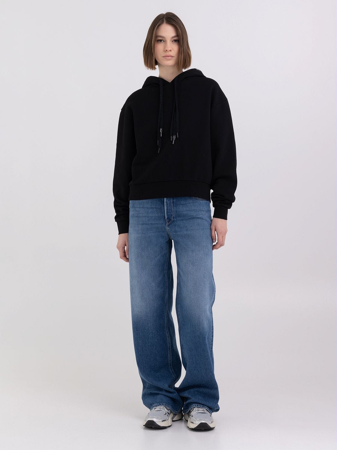 Oversized sweatshirt on sale with jeans