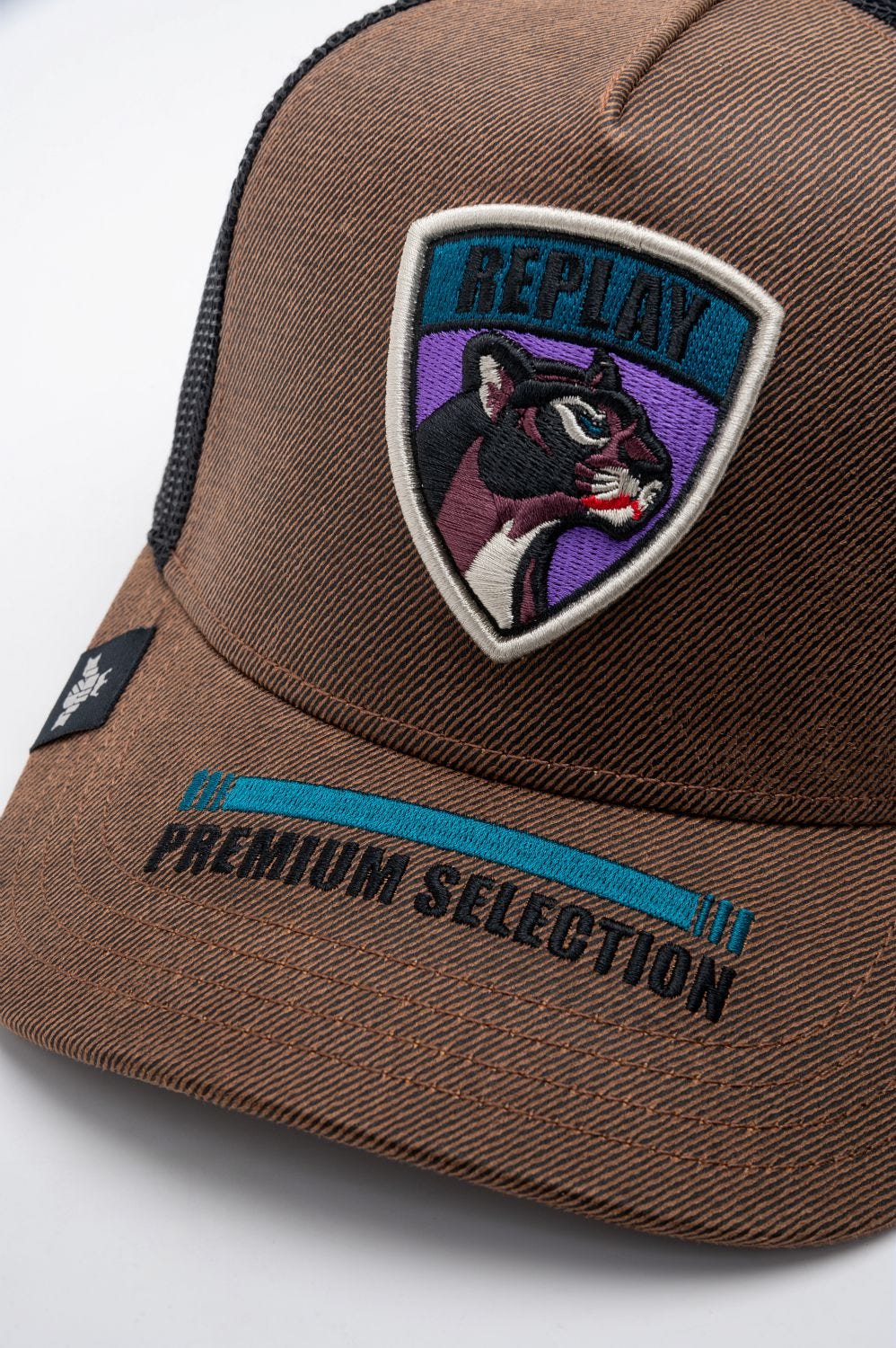 BASEBALL CAP WITH PANTHER PATCH