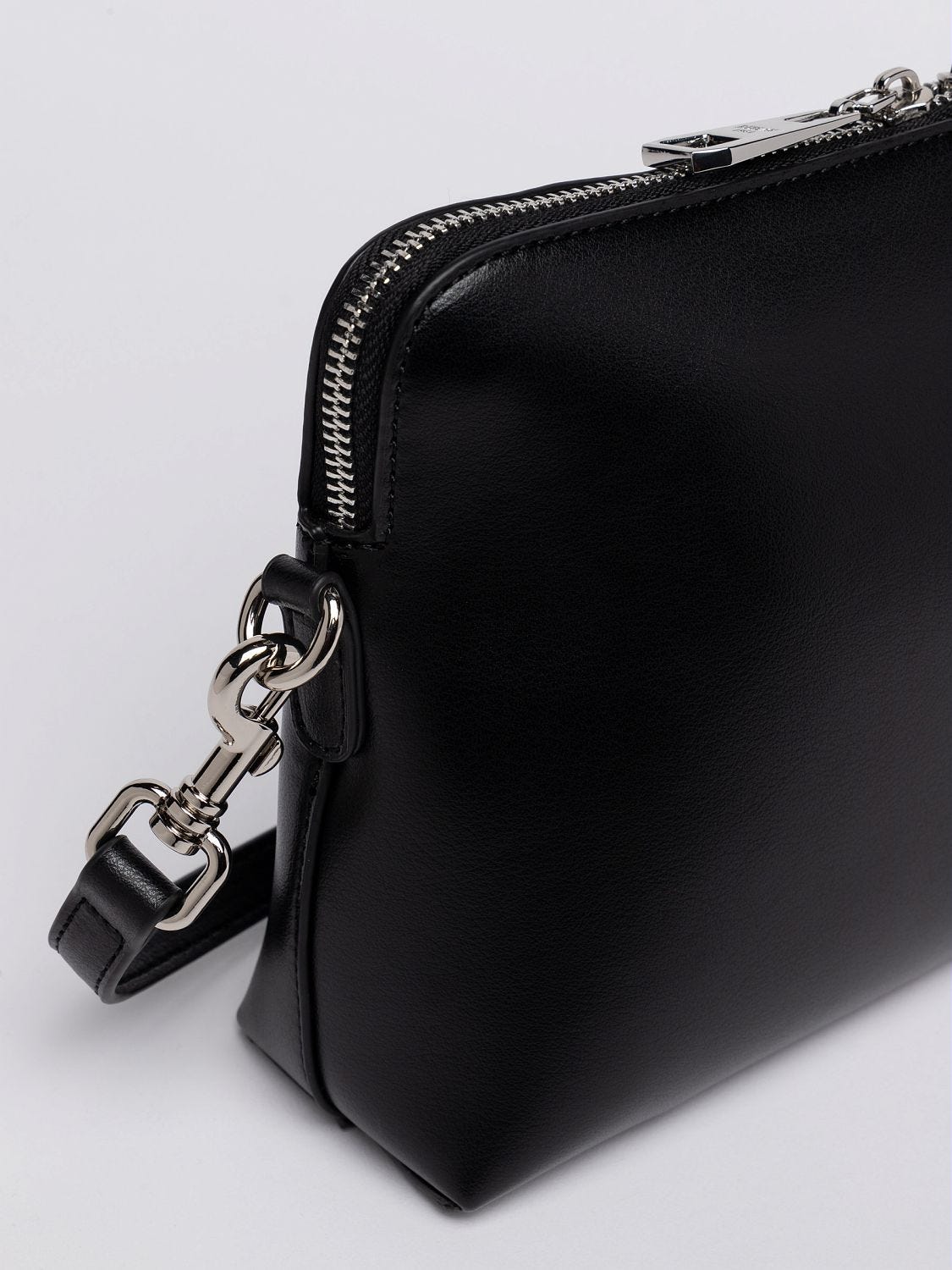 CAMERA BAG WITH CLUTCH