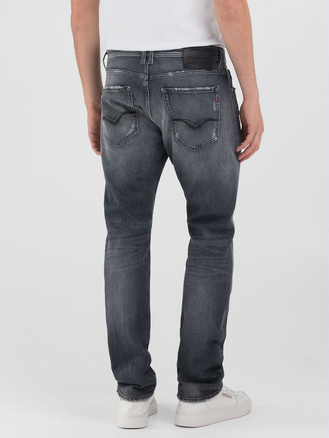 ROCCO COMFORT-FIT JEANS