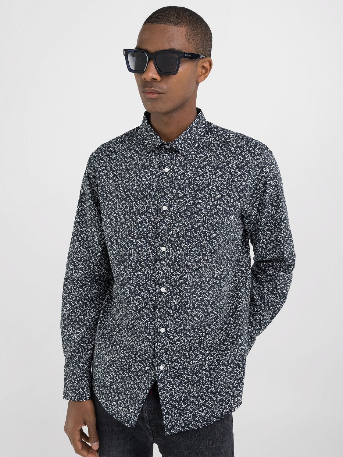 Replay Jeans Men s and Women s Clothing Official Online Store