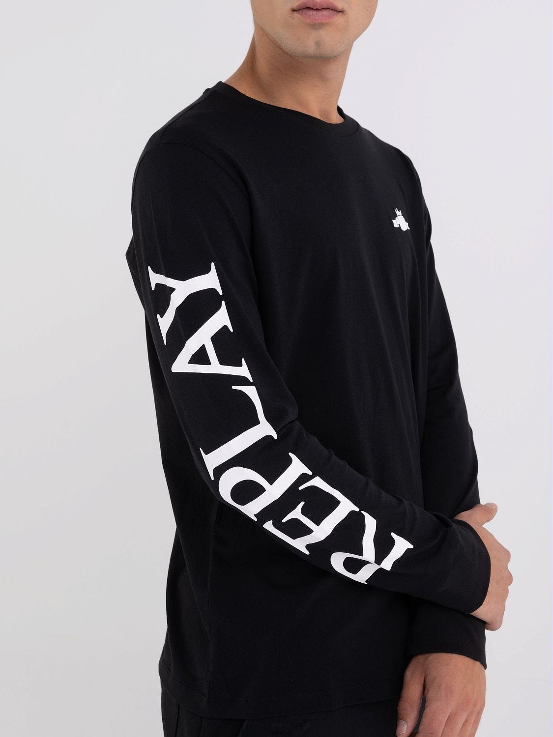 Replay black on sale t shirt