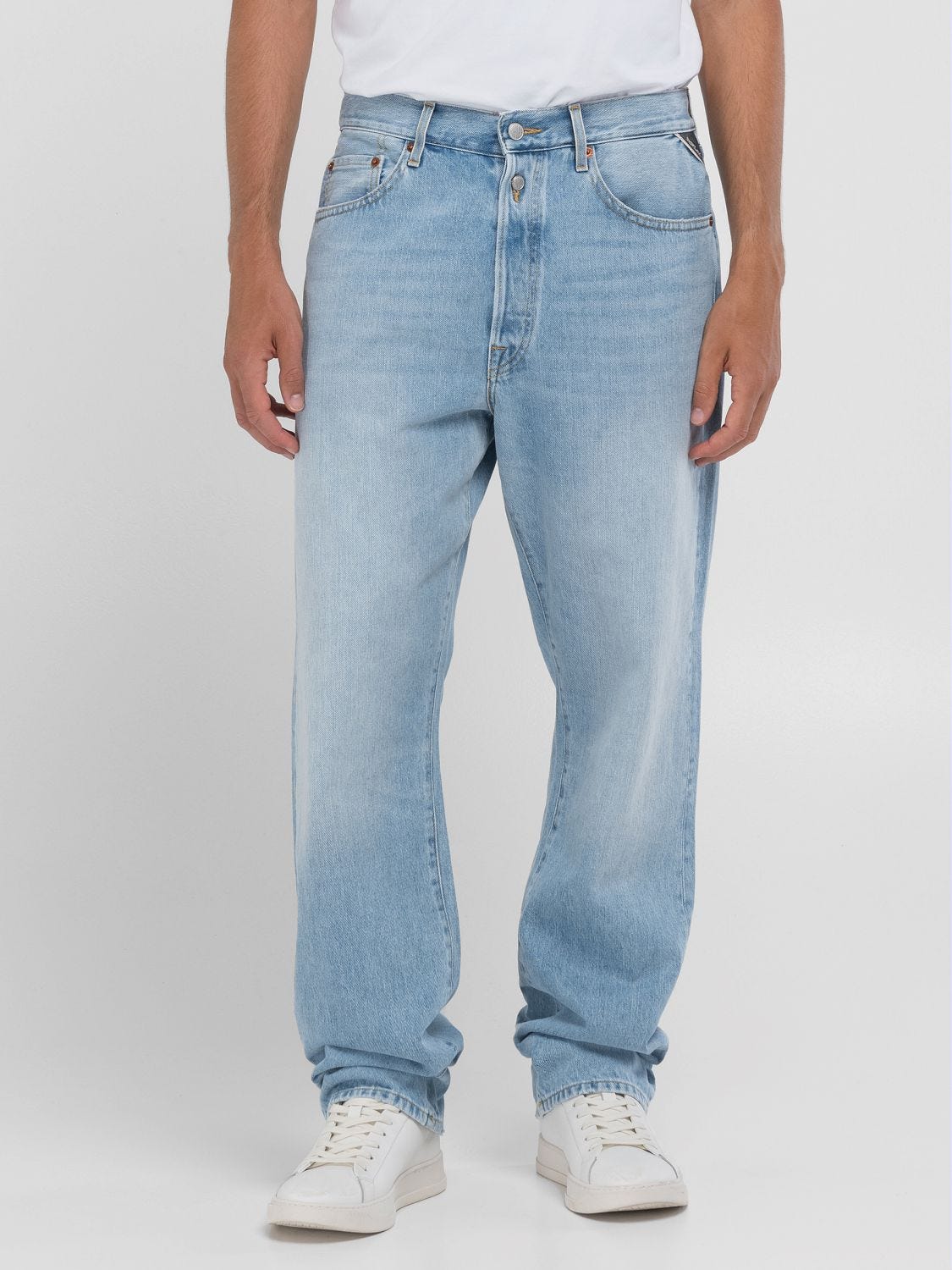 M9ZERO1 STRAIGHT-FIT JEANS