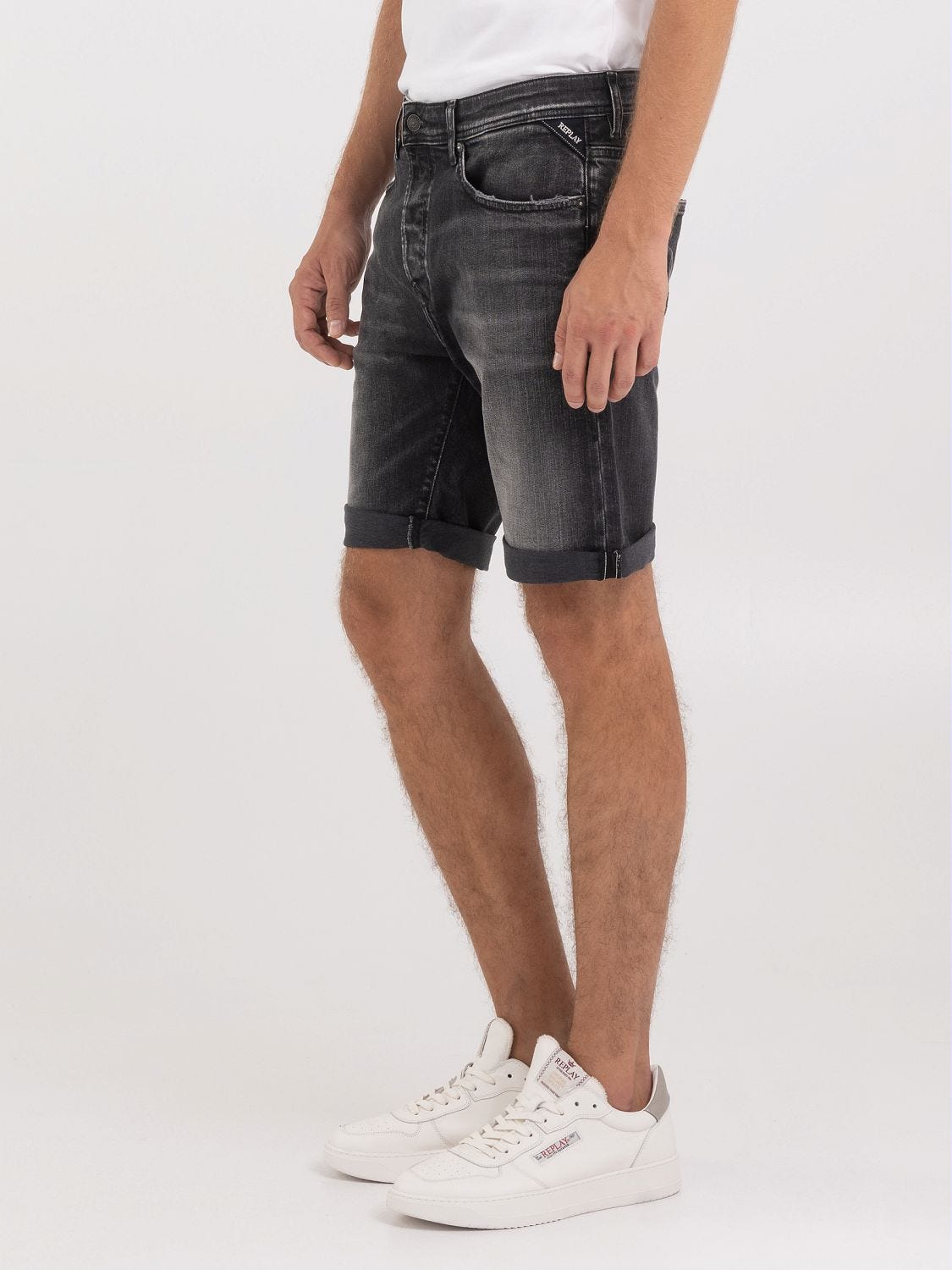 RBJ.981 tapered fit bermuda shorts