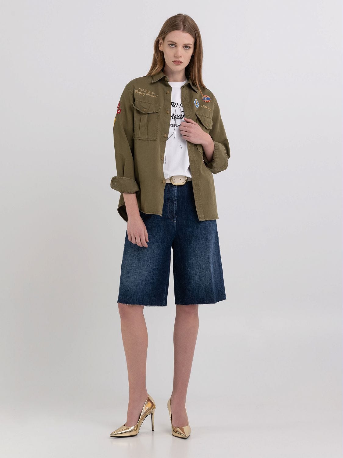 Boy fit shirt with army patch