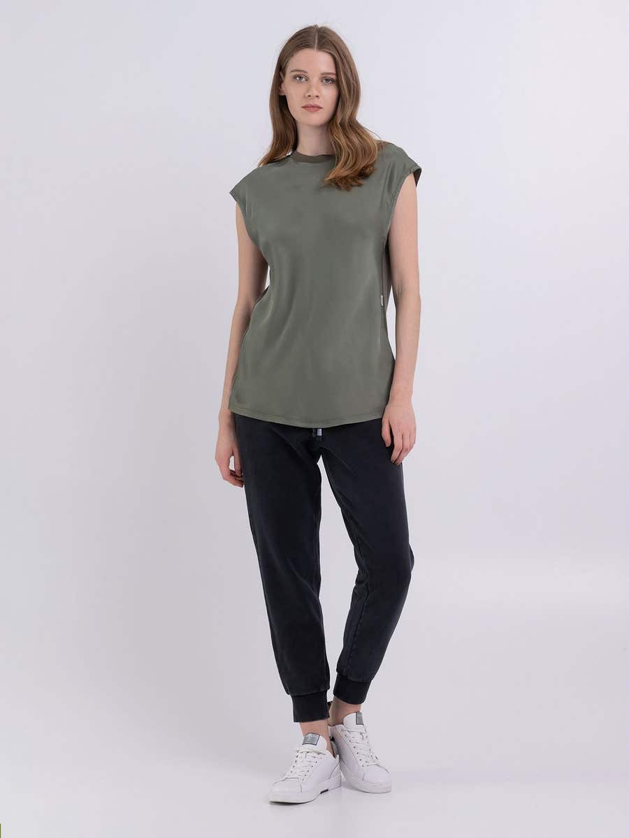 REPLAY Essential t-shirt in jersey and viscose W3007 .000.10319 ARMY GREEN 1