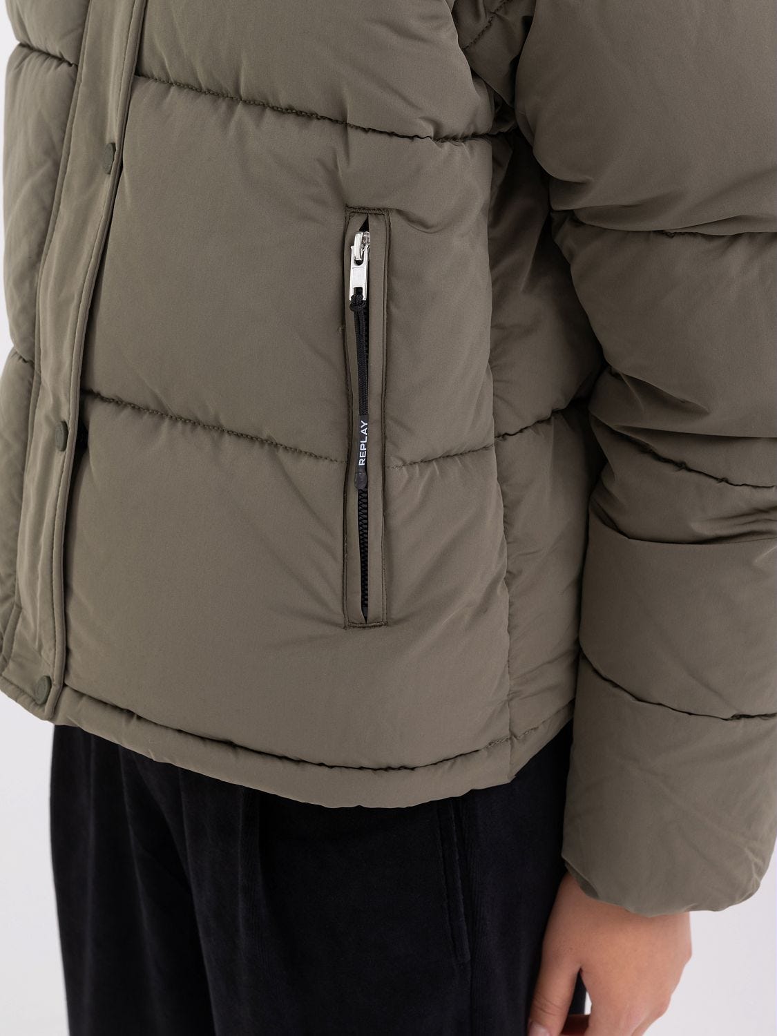 Boxy fit quilted short jacket