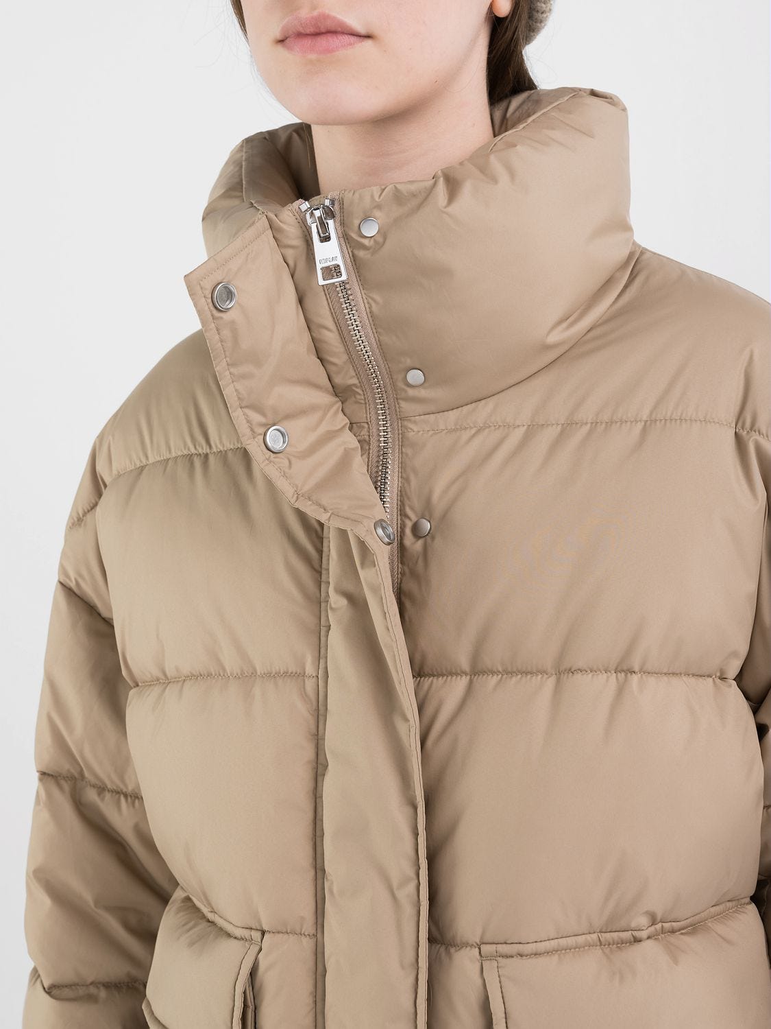PADDED AND QUILTED JACKET WITH POCKETS